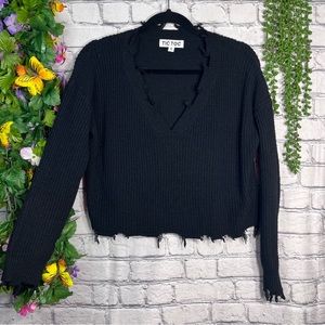 .!💙2/$40💙Tic Toc Black V Neck Distressed Sweater Size Small